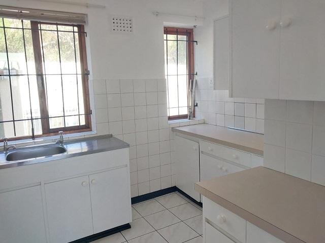 To Let 2 Bedroom Property for Rent in Simons Town Western Cape